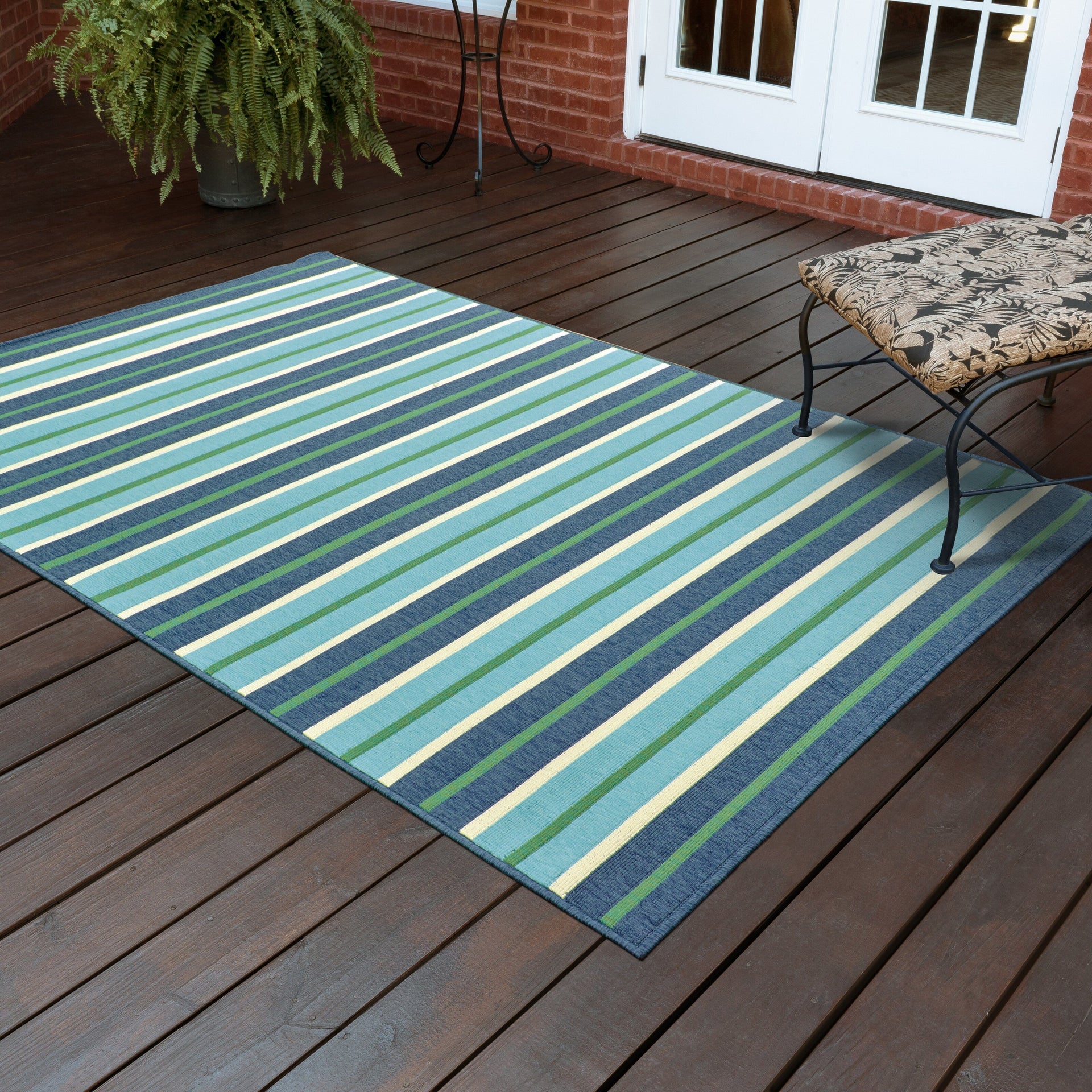 Vista Home Mackinac Blue Stripes Indoor/Outdoor Rug.